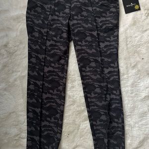 Ladies Belyn Key Special Edition Golf Pants Camo Print